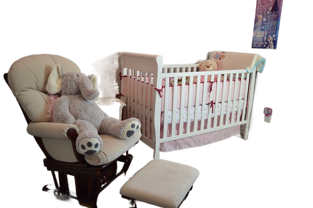 nursery, crib, chair 托儿所、婴儿床、椅子