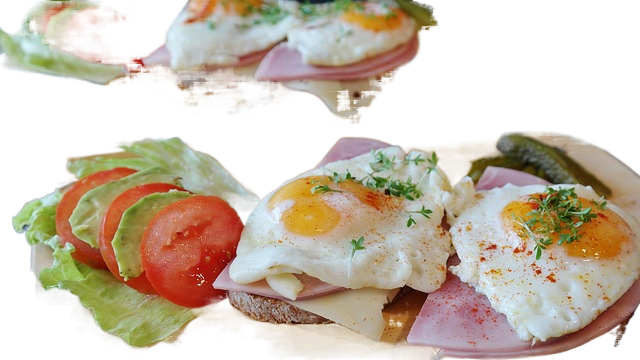 fried eggs, loaf, ham 煎鸡蛋,面包,火腿