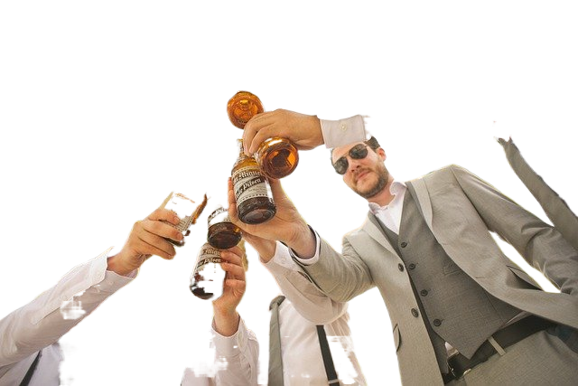 men, beers, cheers 男人,啤酒,干杯
